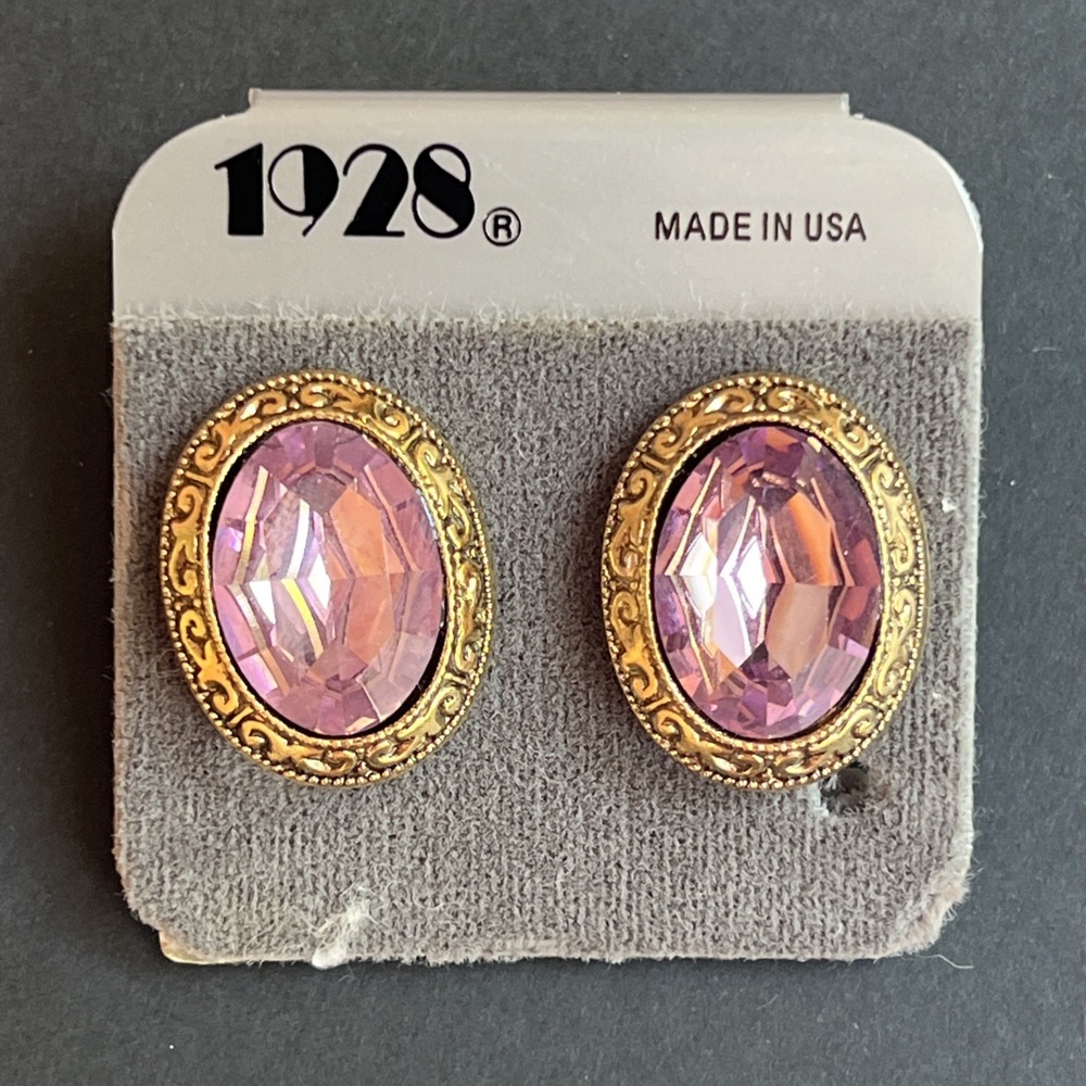 VTG 1928 Lavender Faceted Crystal Stud Earrings Gold Tone Oval Victorian Style